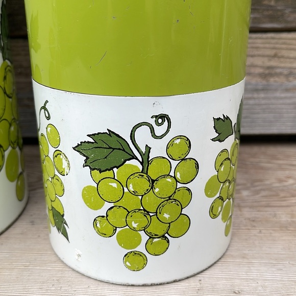 Set of 2 Retro Avocado Green Metal Kitchen Canisters With Grape Motif - Picture 10 of 16